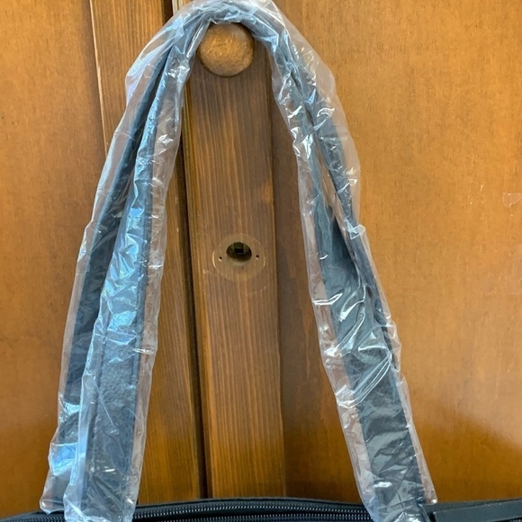 Botkier New York Bond largeTote bag purse NEW - Picture 5 of 9